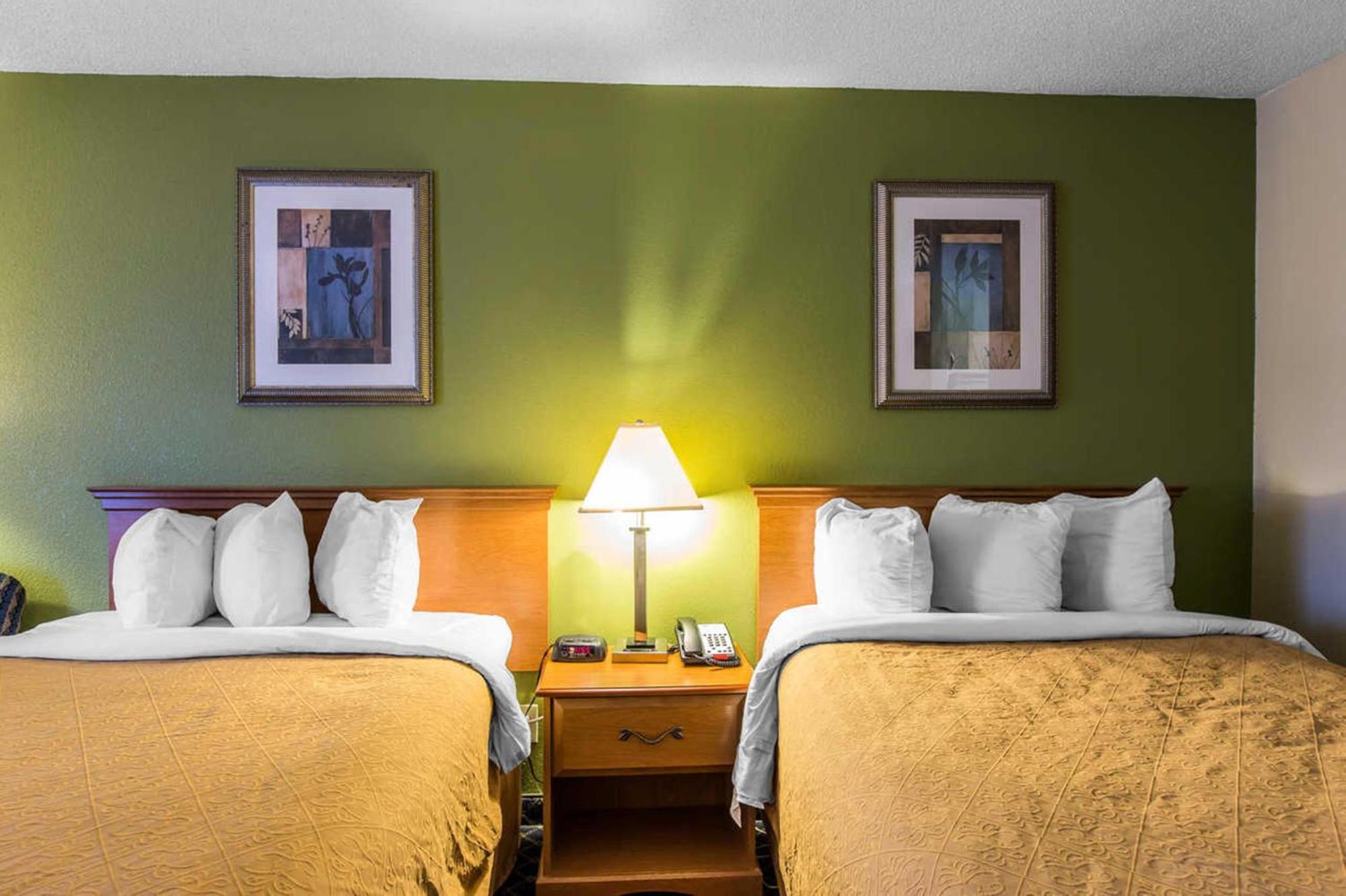 Double Room with Two Double Beds - Smoking,391346438:JPEG