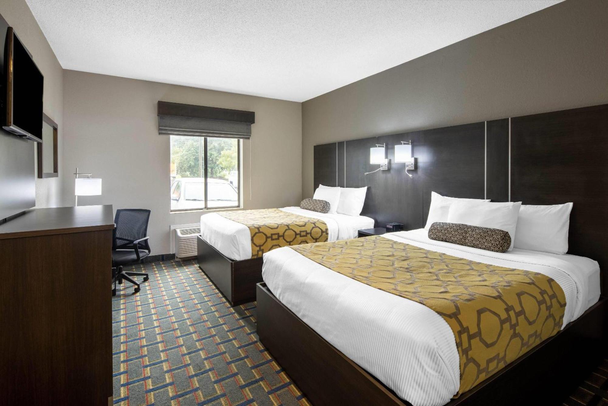 Queen Room with Two Queen Beds - Non-Smoking,1276971721:JPEG