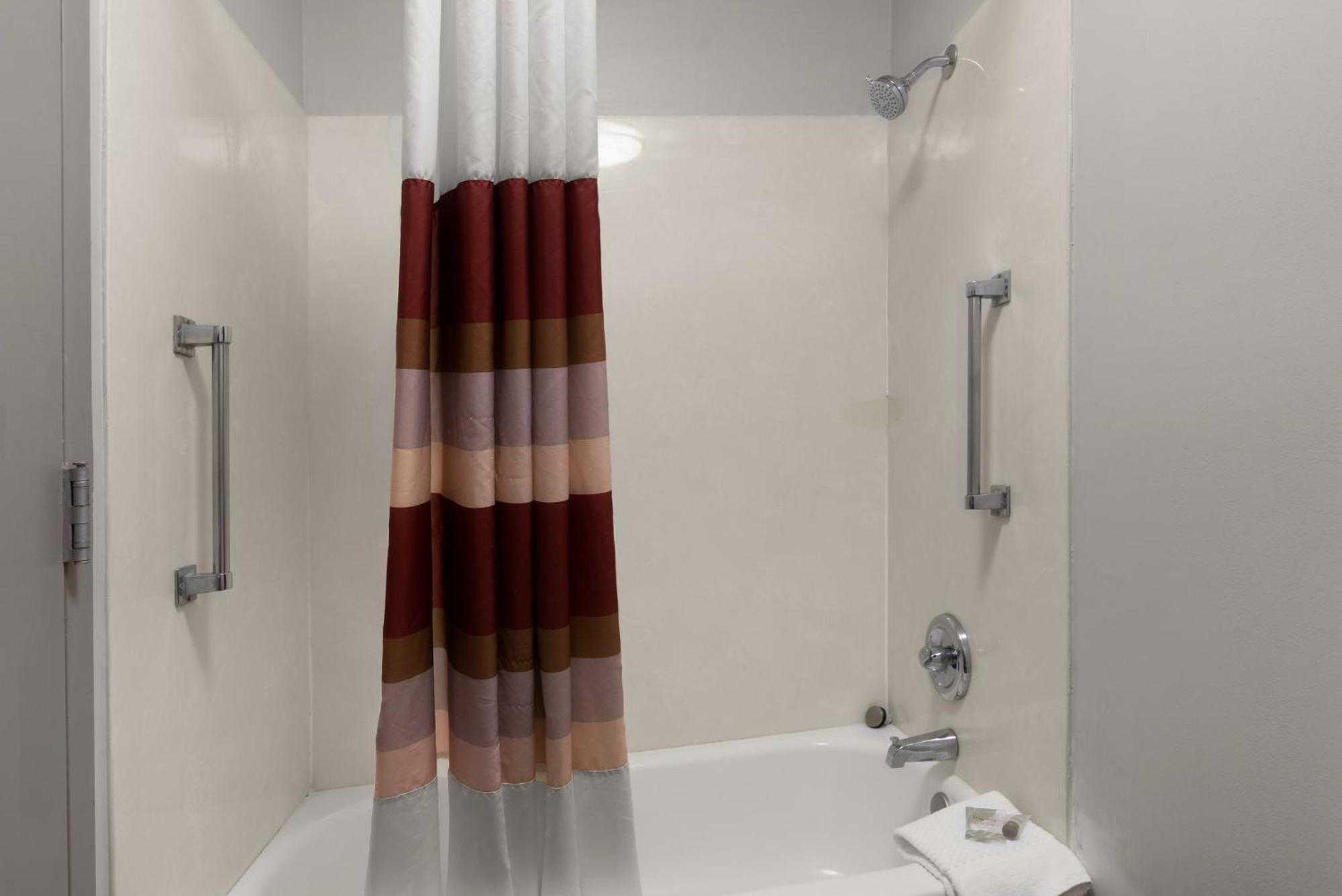 Deluxe Room with Two Double Beds Non-Smoking