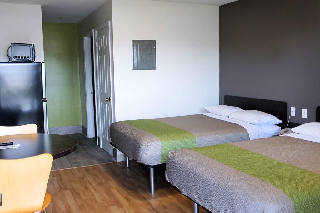 Deluxe Quadruple Room - Non-Smoking,640395741:JPEG