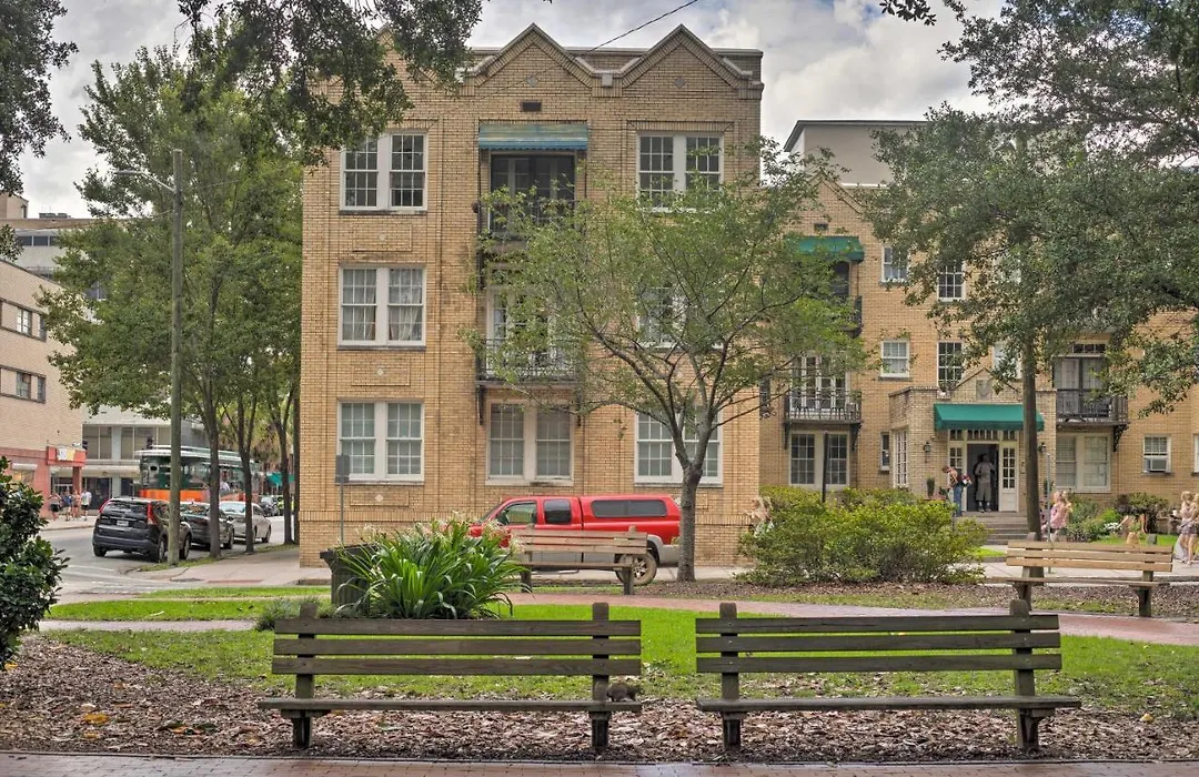 Walkable Savannah Escape In Historic District!-1