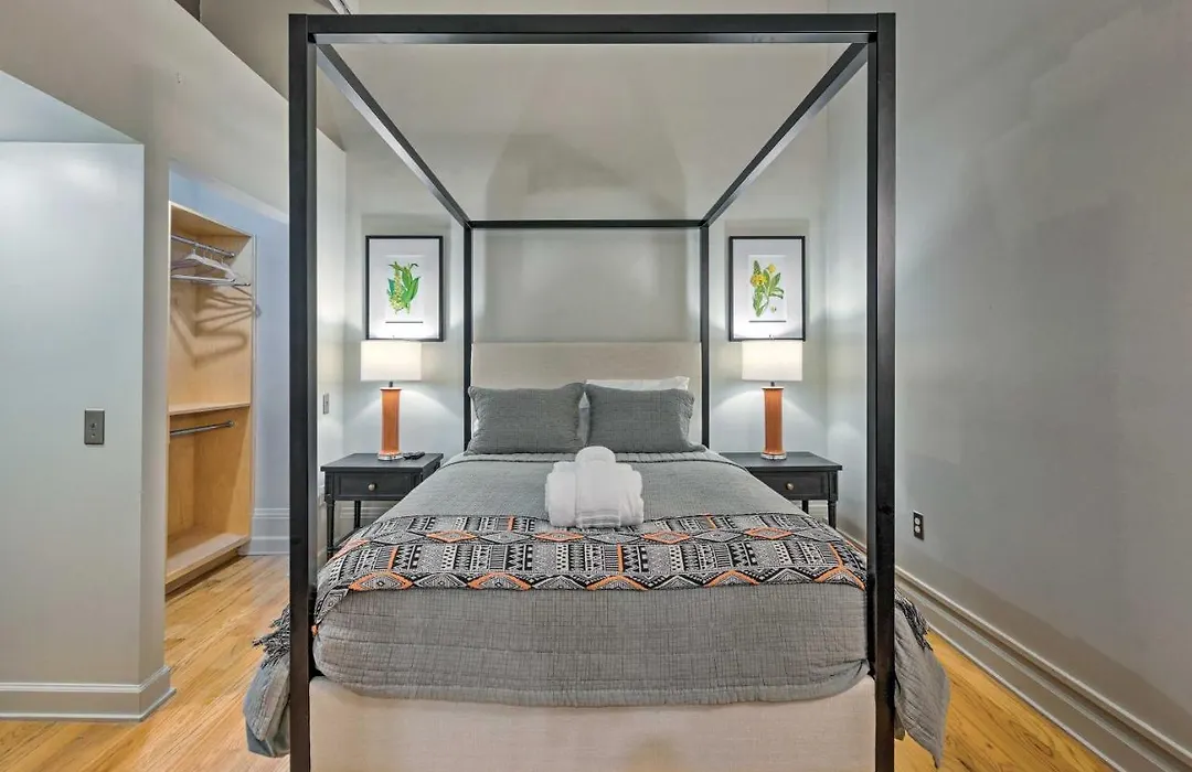Bright Savannah Loft In Historic District!-1