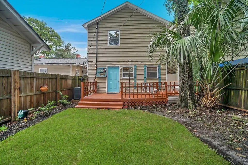 New Cheerful Renovated Home - 5 Min To Downtown!-1