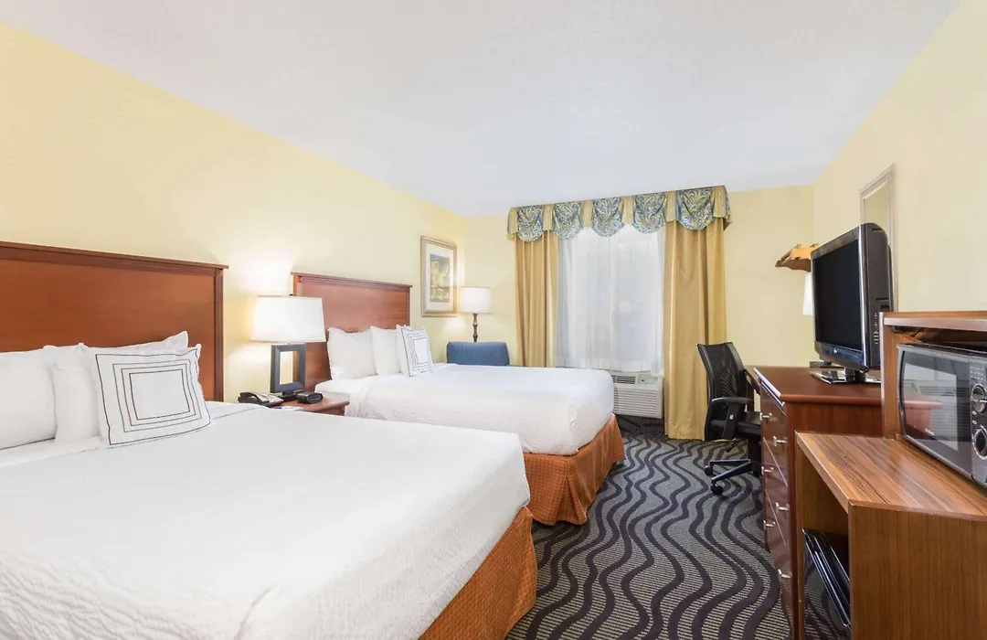 Baymont By Wyndham Savannah Midtown-1