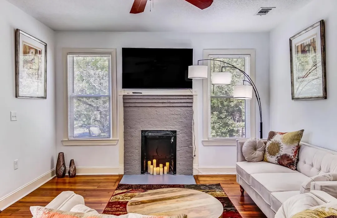 Modern Luxury Apartment 1 Mile From Forsyth Park-1