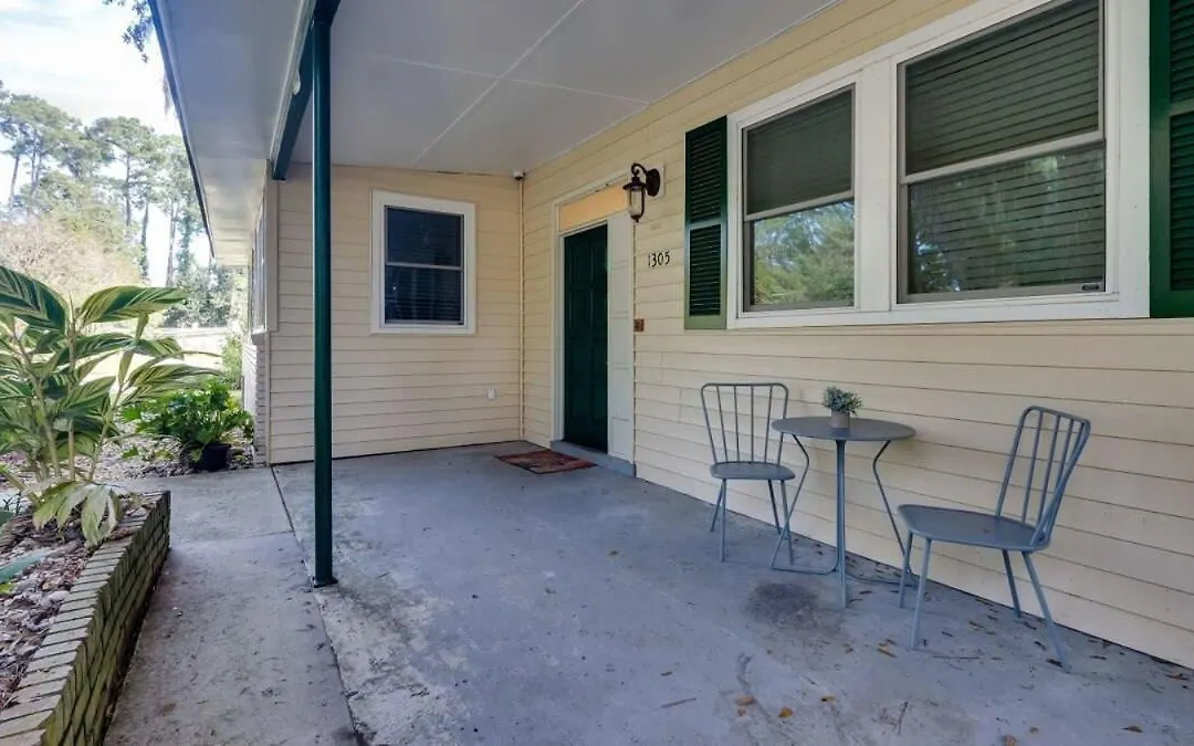 Halcyon Hangout-Mins To Downtown-Ping Pong-Pets-1