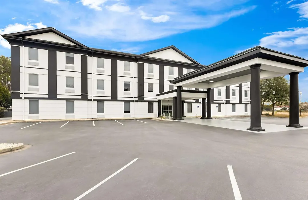 Sonesta Essential Savannah-1