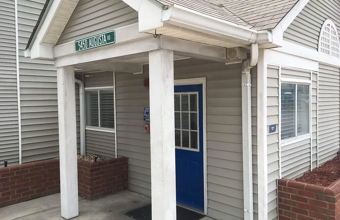 Intown Suites Extended Stay Savannah Ga-1