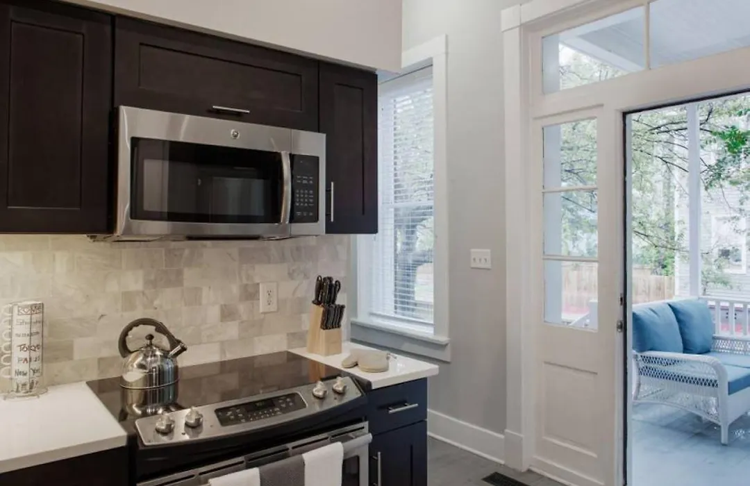 420Waldburg A - Modern Apt With Southern Charm Blocks From Forsyth-1