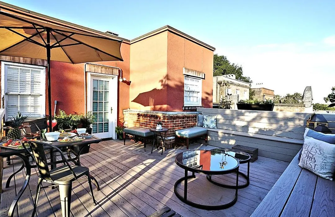 Sprawling Penthouse With Rooftop Deck Blocks From The River-1