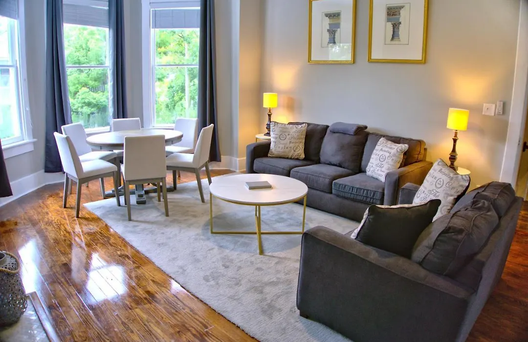 2 Bedroom Newly Renovated Townhome In Historic Savannah-1