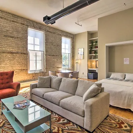 Bright Savannah Loft In Historic District!-2