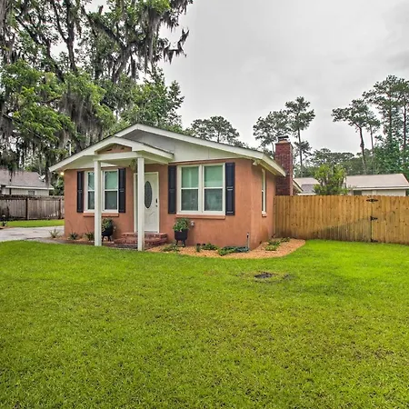 Updated Savannah Hideaway W/ Luxury Backyard!-3