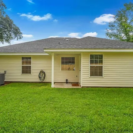 Beautiful New Construction Only 4 Min To Downtown!-3