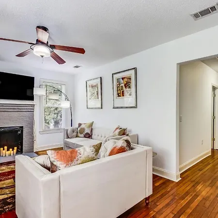 Modern Luxury Apartment 1 Mile From Forsyth Park-3
