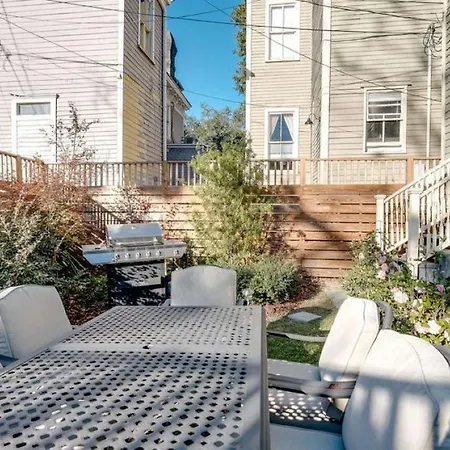 Huge 5 Bed, 5 Bath In Historic Downtown Savannah-2