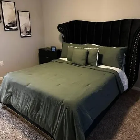 Extravagant 2 Br/2 Ba Apartment-3