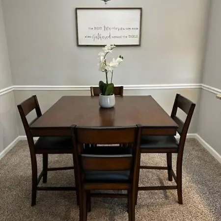 Extravagant 2 Br/2 Ba Apartment-2