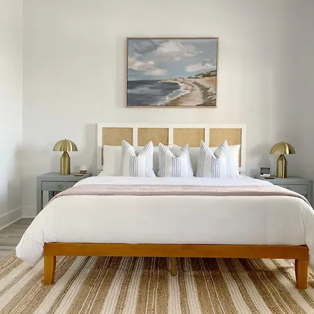 New! Stylish 1900S Renovated Duplex Apartment Building Near Forsyth & River St-3