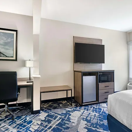 Best Western Savannah Airport Inn & Suites-3