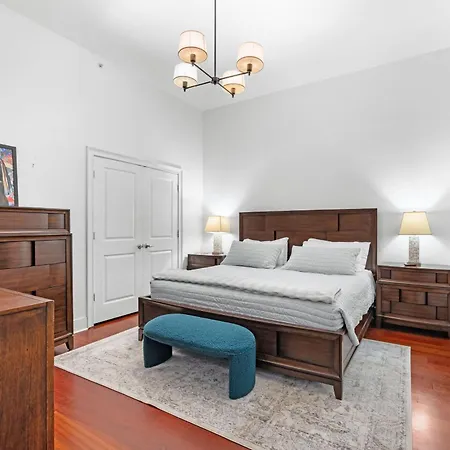Downtown Loft- Steps Away From Plant Riverside!-3