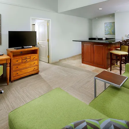 Hampton Inn & Suites Savannah/Midtown-3