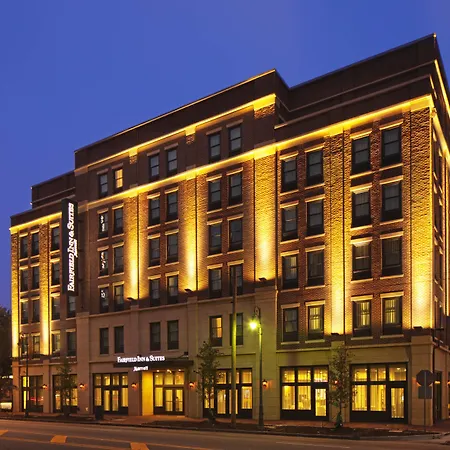 Fairfield Inn & Suites By Marriott Savannah Downtown Historic District-3