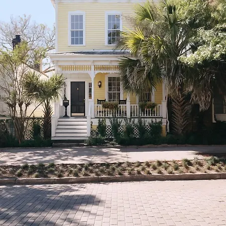 111 Waldburg Street Beautifully Renovated Historic 5 Bedroom 5 Bath-3