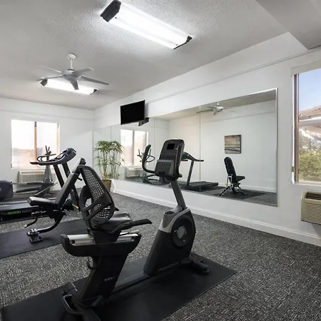 Baymont By Wyndham Savannah/Garden City-2