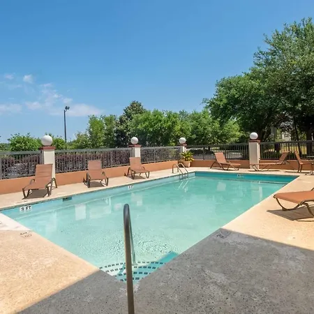Red Roof Inn & Suites Savannah Gateway-2
