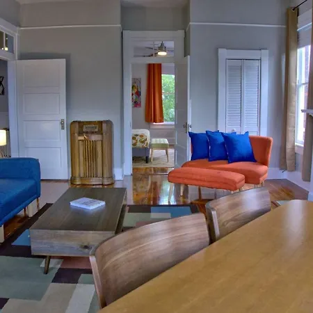 Beautiful Brick 2 Bedroom Home-2