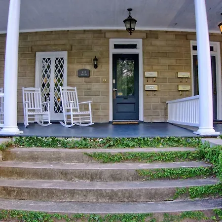 Downtown Savannah Oasis-2
