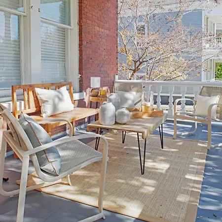 Beautiful Brick 2 Bedroom Home-3